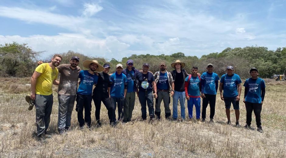 seguimiento. nvestigadores de UNIMAGDALENA y de la Universidad de Cádiz en trabajo de campo en la Ciénaga Grande de Santa Marta.