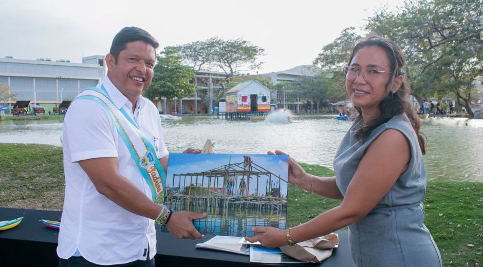 Cortesía Entrega de reconocimientos.