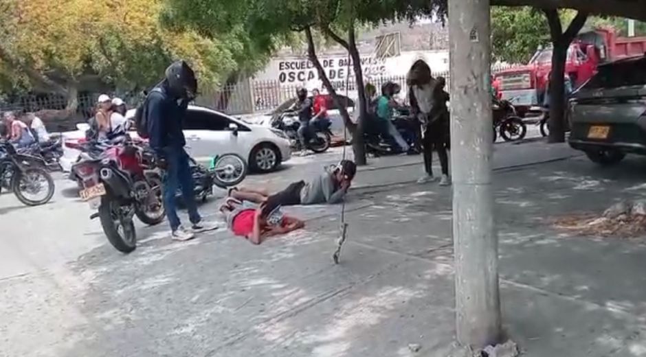 Captura de los sujetos en plena vía pública.