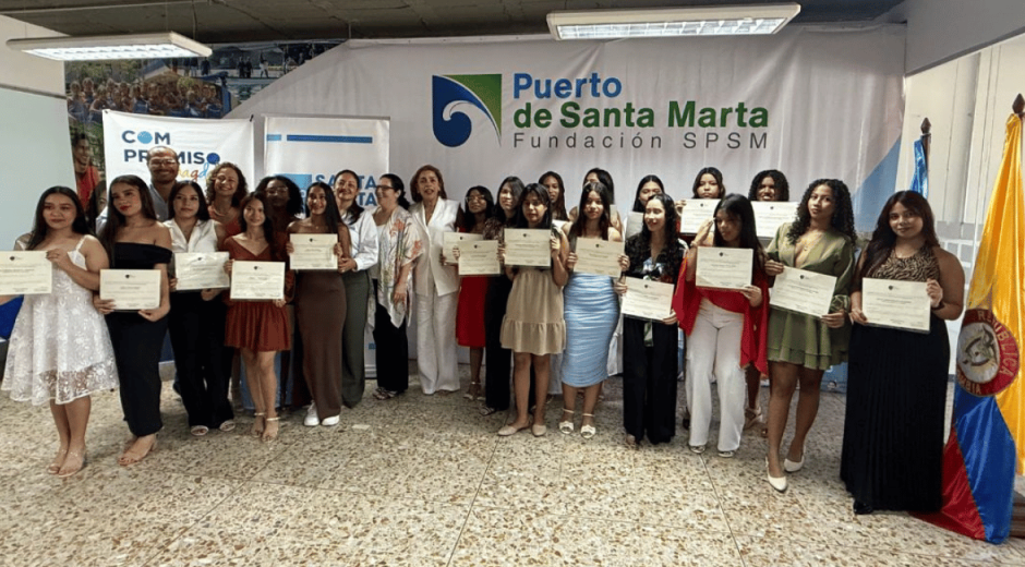 Cortesía Fundación Puerto de Santa Marta impulsa bilingüismo: 21 jóvenes se gradúan en inglés