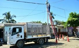 Alcaldía de Ciénaga Instalación de luminarias en barrios de Ciénaga