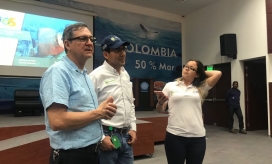 El viceministro de Políticas y Normalización Ambiental del Ministerio de Ambiente y Desarrollo Sostenible, Willer Guevara durante su visita al Invemar.