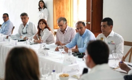 Gobernadores de la Costa en la reunión.