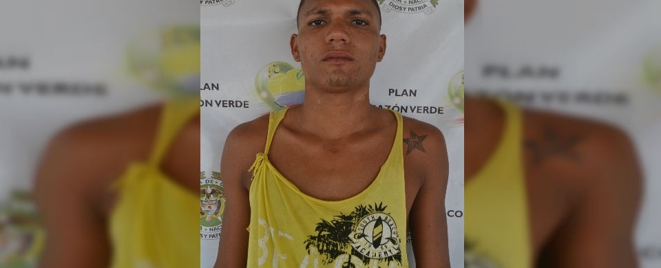 Este es Efraín Royedo, capturado el miércoles en la madrugada junto a un menor de edad.