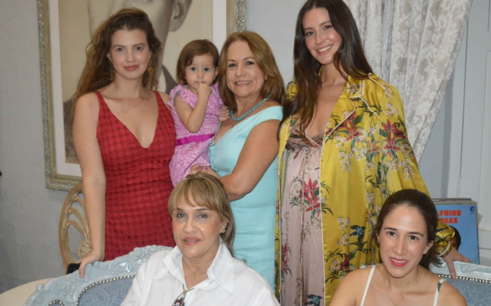 Ana Laura Vargas, Taliana Vargas, Claudia Santos, Silvia Rosa Campo y Nataly.