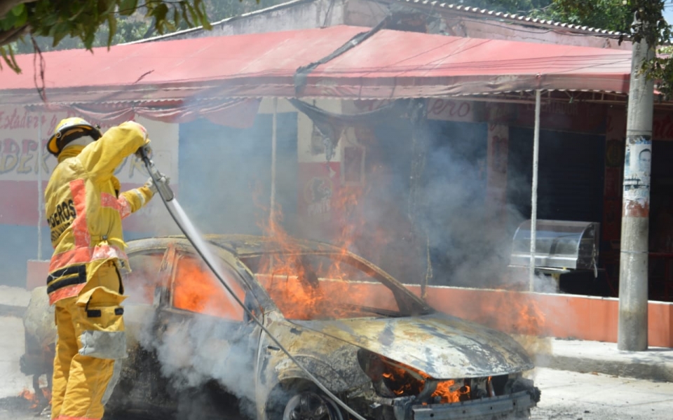 Oscar Mejía - Seguimiento.co El taxi fue declarado perdida total luego de la falla mecánica.