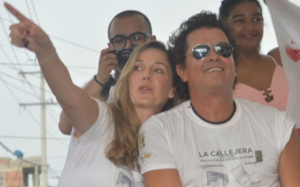 Oscar Mejía- Seguimiento.co Vives estuvo acompañado por su esposa, Claudia Elena Vásquez.