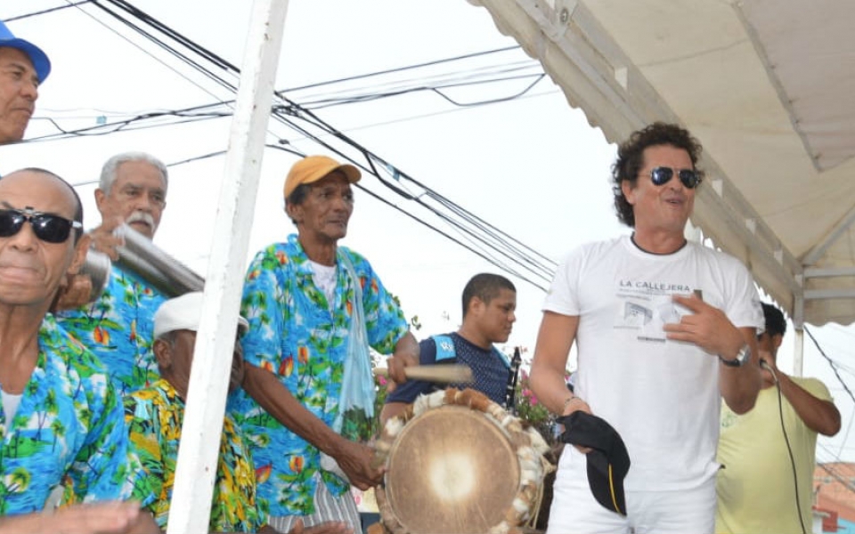 Oscar Mejía- Seguimiento.co Carlos Vives y la tambora de pecaíto.