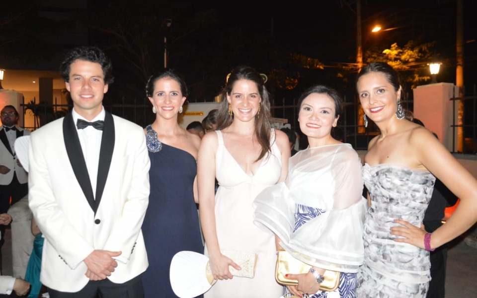 Eduardo Briceño, Sofía Salas, María Mayr, Laura Galindo y Susano Lozano.